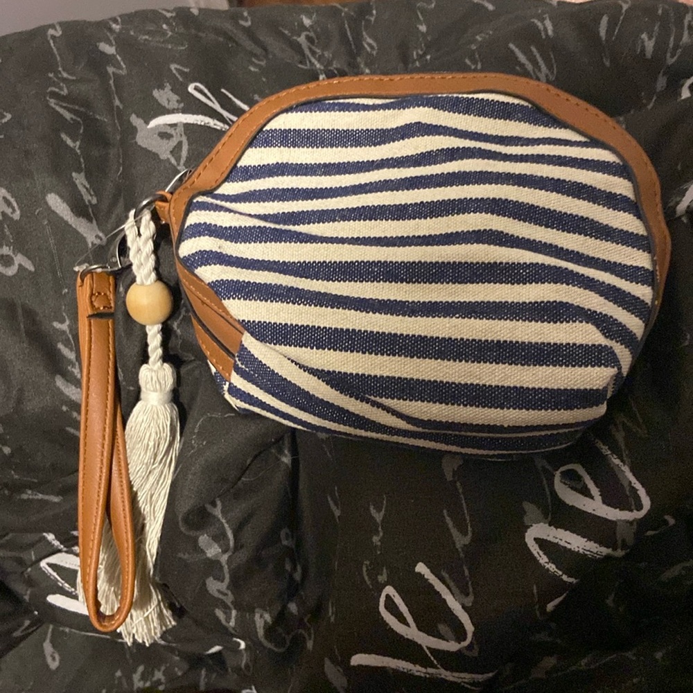 Never used Beach vibes cute clutch.
